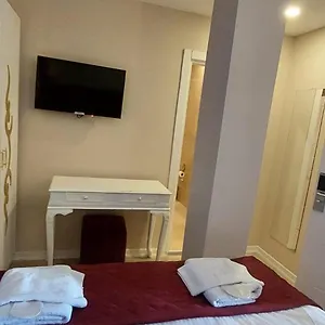  Hotel Boss To Taksim Türkei